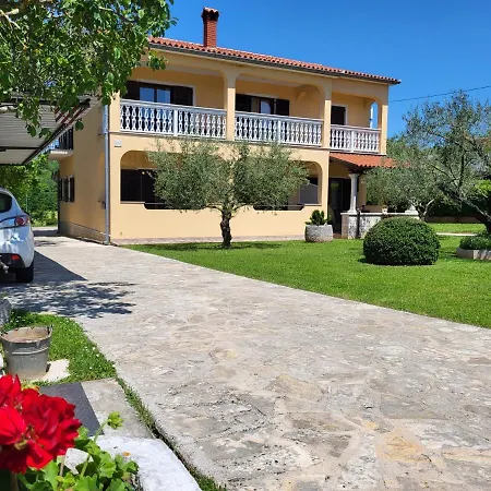 Cozy Mandula Apartman *