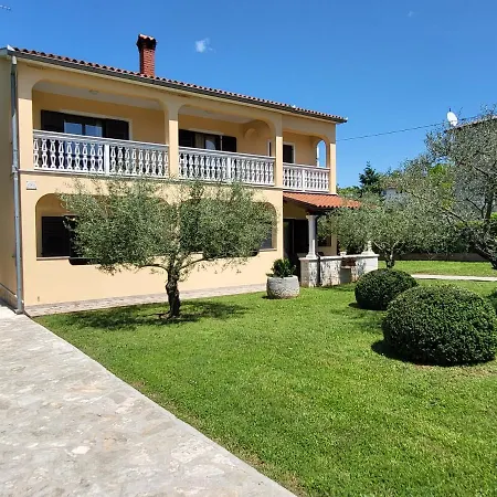 Cozy Mandula Apartman *